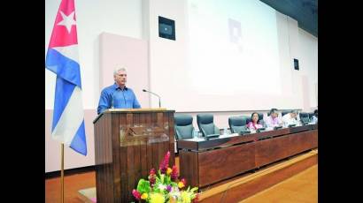 El Presidente de los Consejos de Estado y de Ministros, Miguel Díaz-Canel Bermúdez