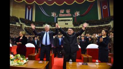 Kim Jong-un dio la bienvenida a Miguel Díaz-Canel en Pyongyang.