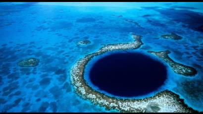 La expedición Blue Hole Belize 201 explorará el fondo del Caribe en Belice, para ver el Gran Agujero Azul
