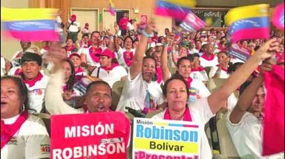 Luego de la declaración del país libre de analfabetismo se avanzó en las misiones Robinson II, Sucre, Ribas y Cultura Corazón Adentro.