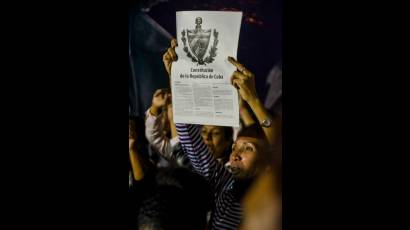 Los cubanos respaldan desde yá la constitución
