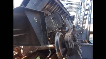 Se descarrila tren con vagones cargados de yeso en Matanzas