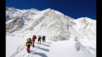 El deshielo en el Everest expone los cadáveres de montañeros