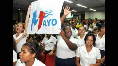 Desde hace varios días los cubanos se preparan para celebrar la fiesta de los trabajadores