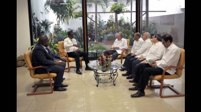 Recibió Raúl al Secretario General del Frente para la Liberación de Mozambique