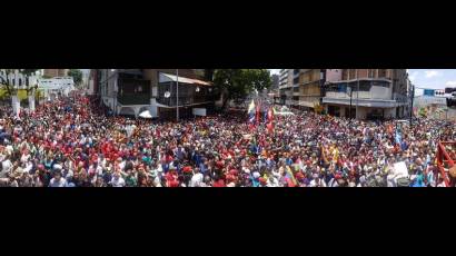 Movilización del pueblo venezolano para rechazar el intento de golpe de Estado y respaldar al mandatario de Venezuela Nicolás Maduro