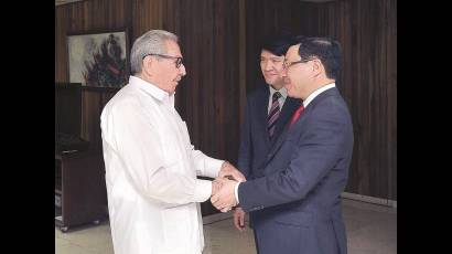 Recibió Raúl  al Canciller de Vietnam