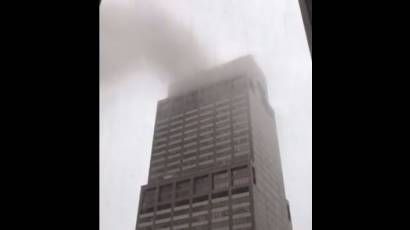 Impacto de helicóptero en un edificio de Manhattan