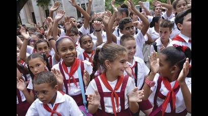 Los uniformes se están confeccionando en todo el país
