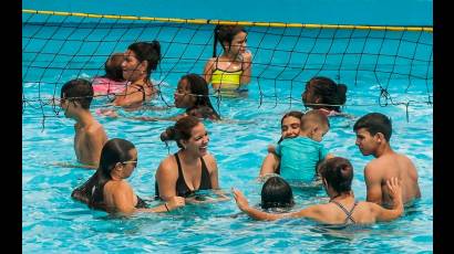 Jóvenes cubanos de vacaciones