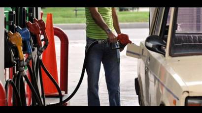 Venta de combustible en Cuba