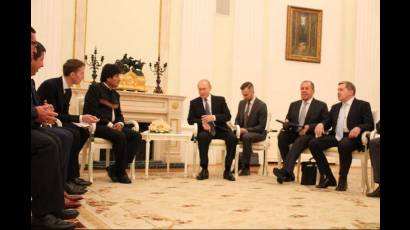 Evo Morales y Vladimir Putin en proyecto de colaboración energética y tecnológica
