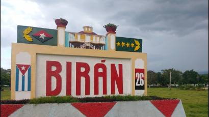 En todos los municipios nororientales, se realizarán actividades en recordación a la fecha, con la entrega del carne de la militancia de la UJC a varios jóvenes.