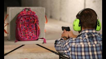 Mochilas blindadas, una necesidad para los niños en EEUU