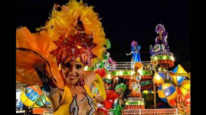 Paseos de carrozas y comparsas del Carnaval 2019, en la ciudad de Holguín