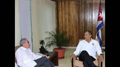 Raúl Castro y Rafael Correa