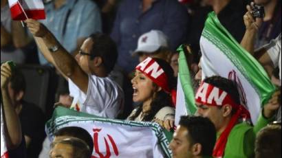 FIFA dialoga por mujeres aficionadas iraníes