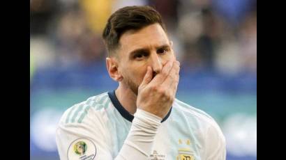 Acusan que Fifa habría manipulado votos para favorecer a Messi