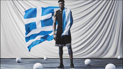 La estrella de Milwaukee Bucks, el interior griego Giannis Antetokounmpo, es una de las estrellas del Mundial.