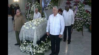 Máximas autoridades de Cuba rinden tributo a Alicia Alonso