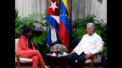 El Presidente cubano recibió en la tarde de este lunes a la Vicepresidenta Ejecutiva de Venezuela