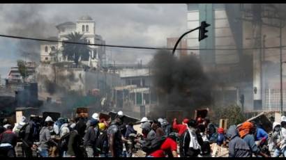 Fuerte represión policial contra manifestantes en Ecuador