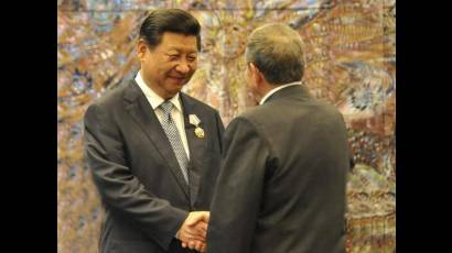 Xi Jinping and Raul Castro