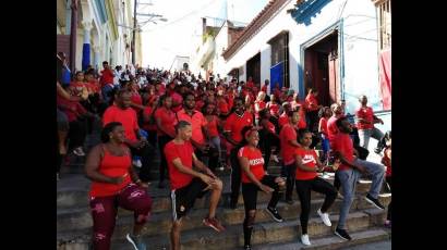 Un sube y baja deportivo por la escalinata Padre Pico, en Santiago de Cuba, formó parte de las activiades que hoy tendrán Sancti Spíritus como sede central