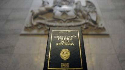 La construcción de una Carta Magna nueva sintetiza las demandas que han centrado las protestas en Chile .