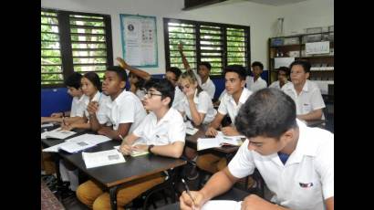 Disciplina y atención a las clases era el ambiente de las aulas en la Camilo Cienfuegos.