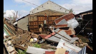 Tifón deja cuantiosos daños en Filipinas