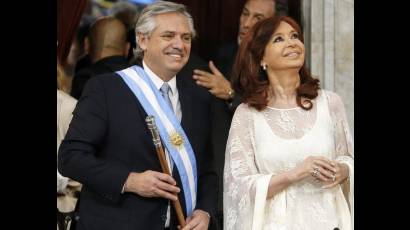 Alberto Fernández y Cristina Fernández toman posesión de sus cargos
