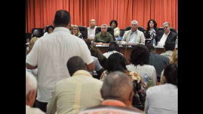 La clase obrera cubana debe estar a la vanguardia en la vanguardia en la discusión del plan y el presupuesto de sus entidades para el año 2020