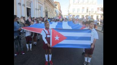 Cientos de pioneros matanceros rindieron tributo a José Martí