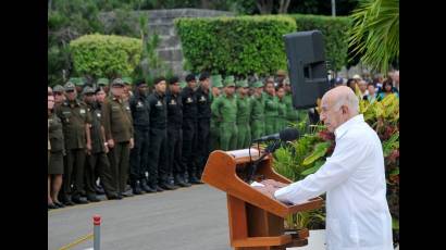 Machado Ventura destacó la trayectoria revolucionaria de Asela de los Santos.