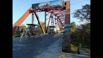 Se conoce que varias vigas del Puente de Hierro presentan problemas por el propio paso del tiempo