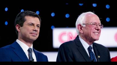 Pete Buttigieg y Bernie Sanders, en primer y segundo lugar, respectivamente, según datos prelimilares del conteo maual.