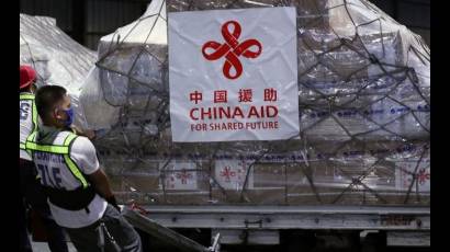 China envía suministros a África para combatir el nuevo coronavirus.