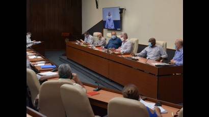 Durante la reunión se reiteró que se siguen analizando los estados de opinión de la población.