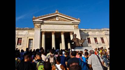 Los profesores y estudiantes