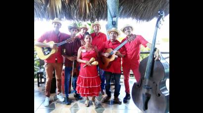 Septeto Onilé, perteneciente a la compañía folclórica Onilé.