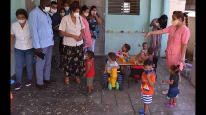 La titular del ramo visitó el círculo infantil Adolfo Alfonso Cruz, de Ranchuelo.
