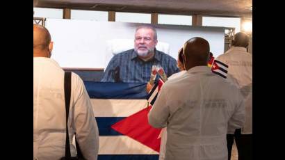 Primer ministro de Cuba felicita a brigada médica llegada de Togo