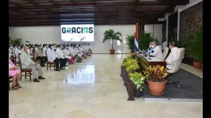 Encuentro con los colaboradores de la salud de la Brigada Henry Reeve que regresaron de Togo y Kuwait