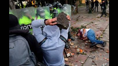 Enfrentamientos de manifestantes y policías en Bogotá