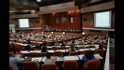 Segunda jornada de trabajo de los parlamentarios cubanos