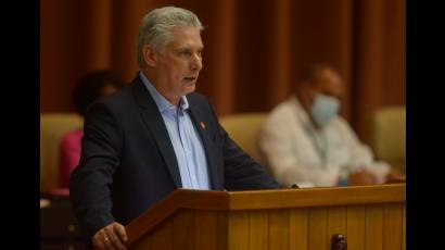 Presidente cubano interviene en la sesión de la Asamblea Nacional