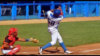 Lisbán Correa llegó a cien jonrones