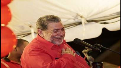 Ralph Gonsalves resultó reelecto por quinta vez consecutiva tras alcanzar un nuevo triunfo electoral en la isla caribeña