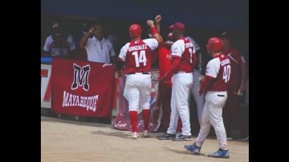 Los Huracanes soplan con fuerza camino a la postemporada